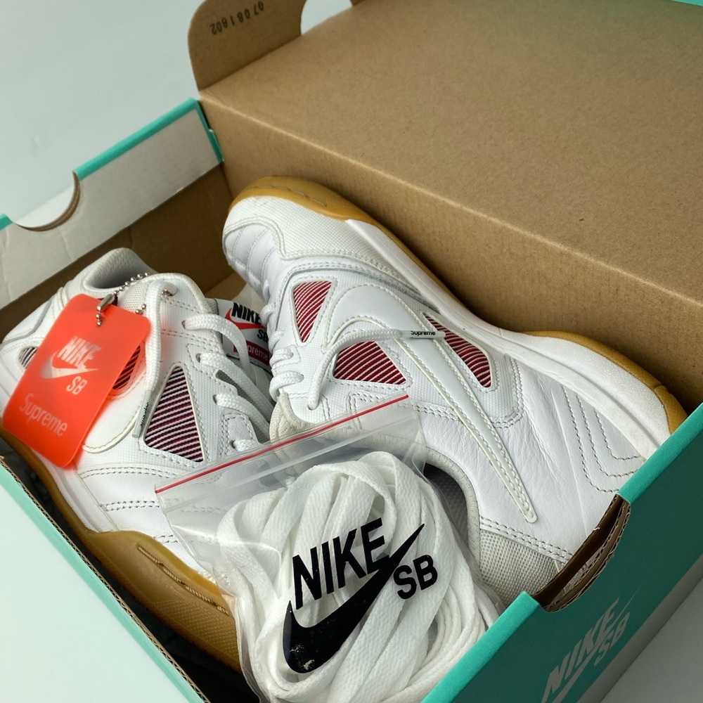 Supreme Nike SB Gato